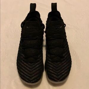 Lebron 16 Yourh Boys